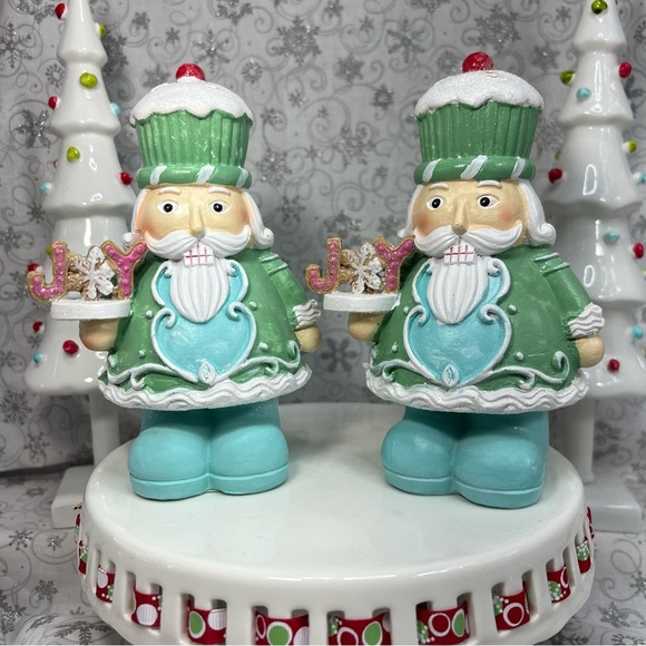 Mini Christmas "JOY" Sweet Treat Cupcake Bakery Green Nutcracker FIgures - Picture 1 of 12